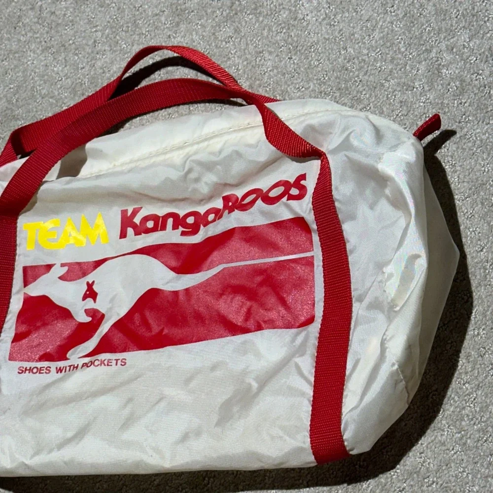 Vintage Team KangaROOS Duffel Bag White Red Shoes With Pockets Nylon Gym Bag